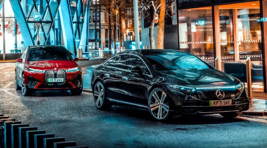 Mercedes EQE SUV vs BMW iX 2025