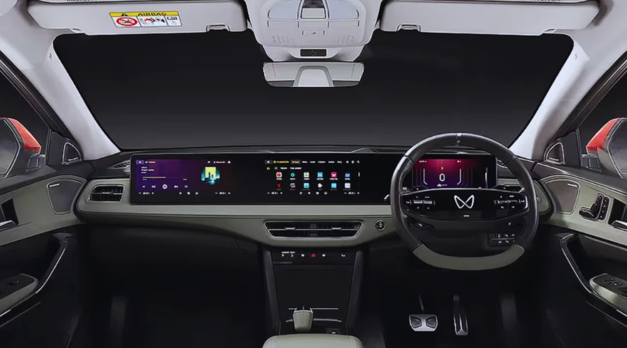 Mahindra XEV 7e dashboard